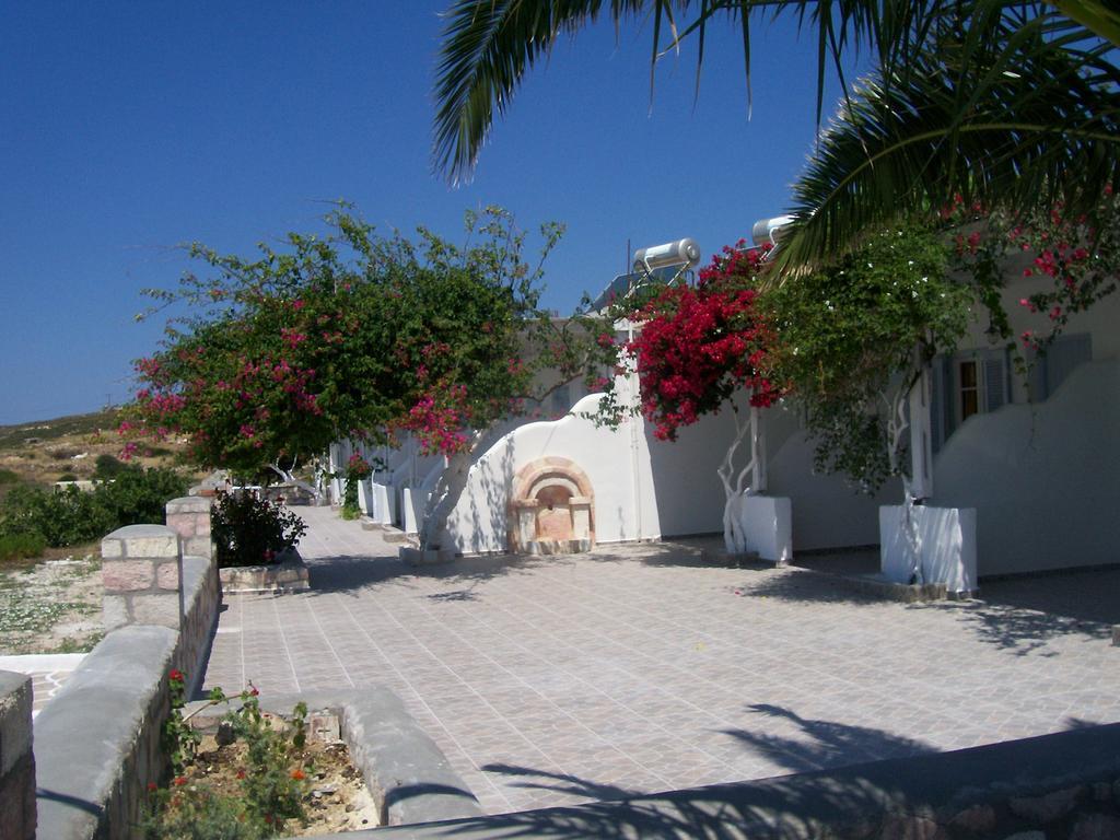 Κalamitsi Rooms & Apartments Kímolos Zewnętrze zdjęcie
